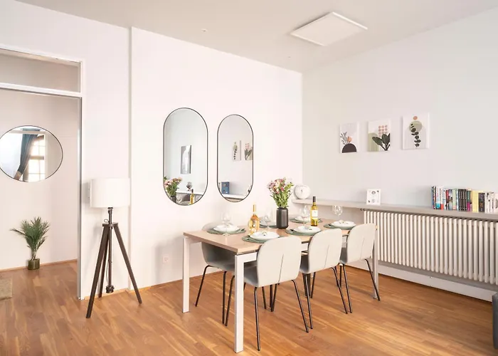 Homely - Central, Spacious, Rosenthaler Platz I Cafe Appartement *