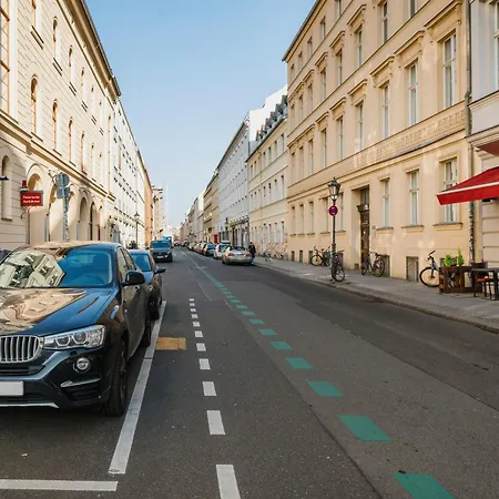 شقة Homely - Central, Spacious, Rosenthaler Platz I Cafe *