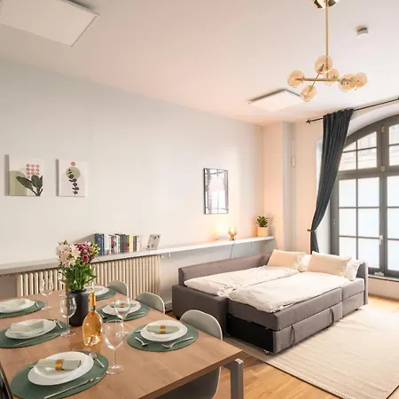 Homely - Central, Spacious, Rosenthaler Platz I Cafe