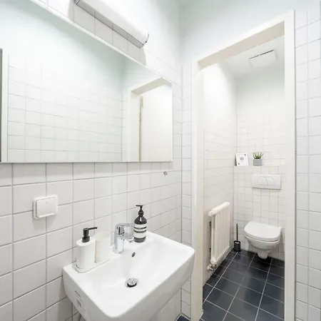 شقة Homely - Central, Spacious, Rosenthaler Platz I Cafe *