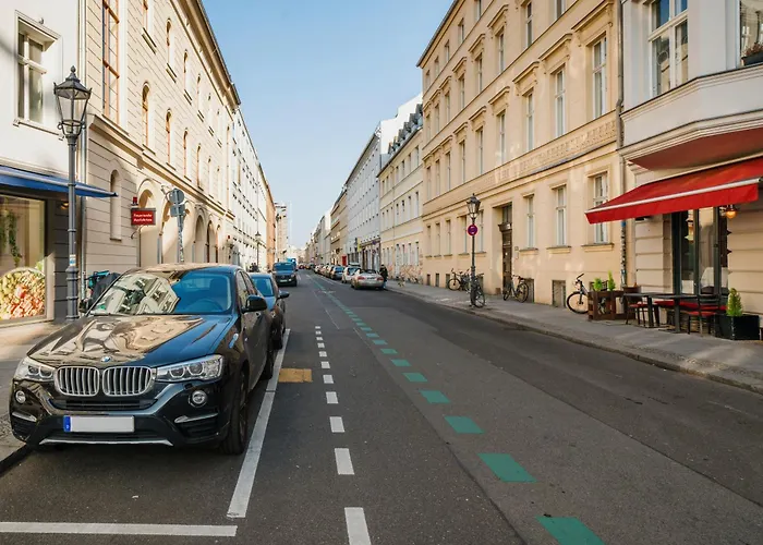 アパート Homely - Central, Spacious, Rosenthaler Platz I Cafe *