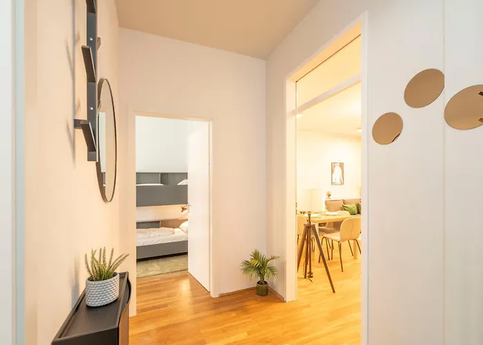 Homely - Central, Spacious, Rosenthaler Platz I Cafe Apartamento *