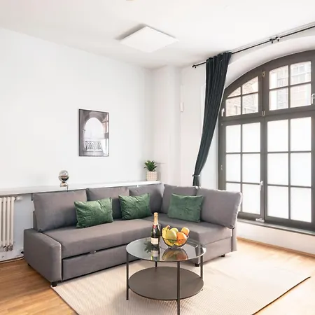 Homely - Central, Spacious, Rosenthaler Platz I Cafe Lejlighed *