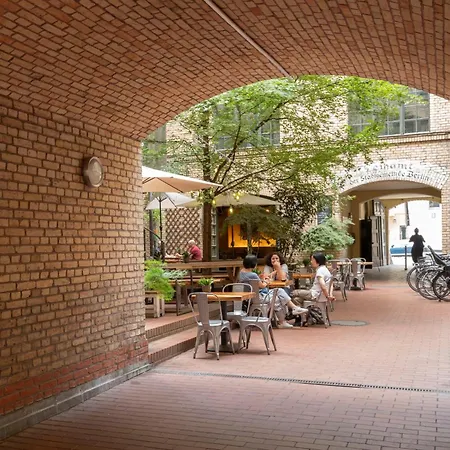 Homely - Central, Spacious, Rosenthaler Platz I Cafe Lägenhet